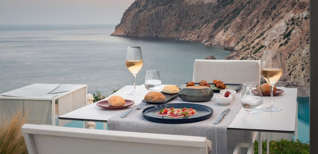 Μilos Cove Inception Resort: Γαλήνιες διακοπές στη Μήλο