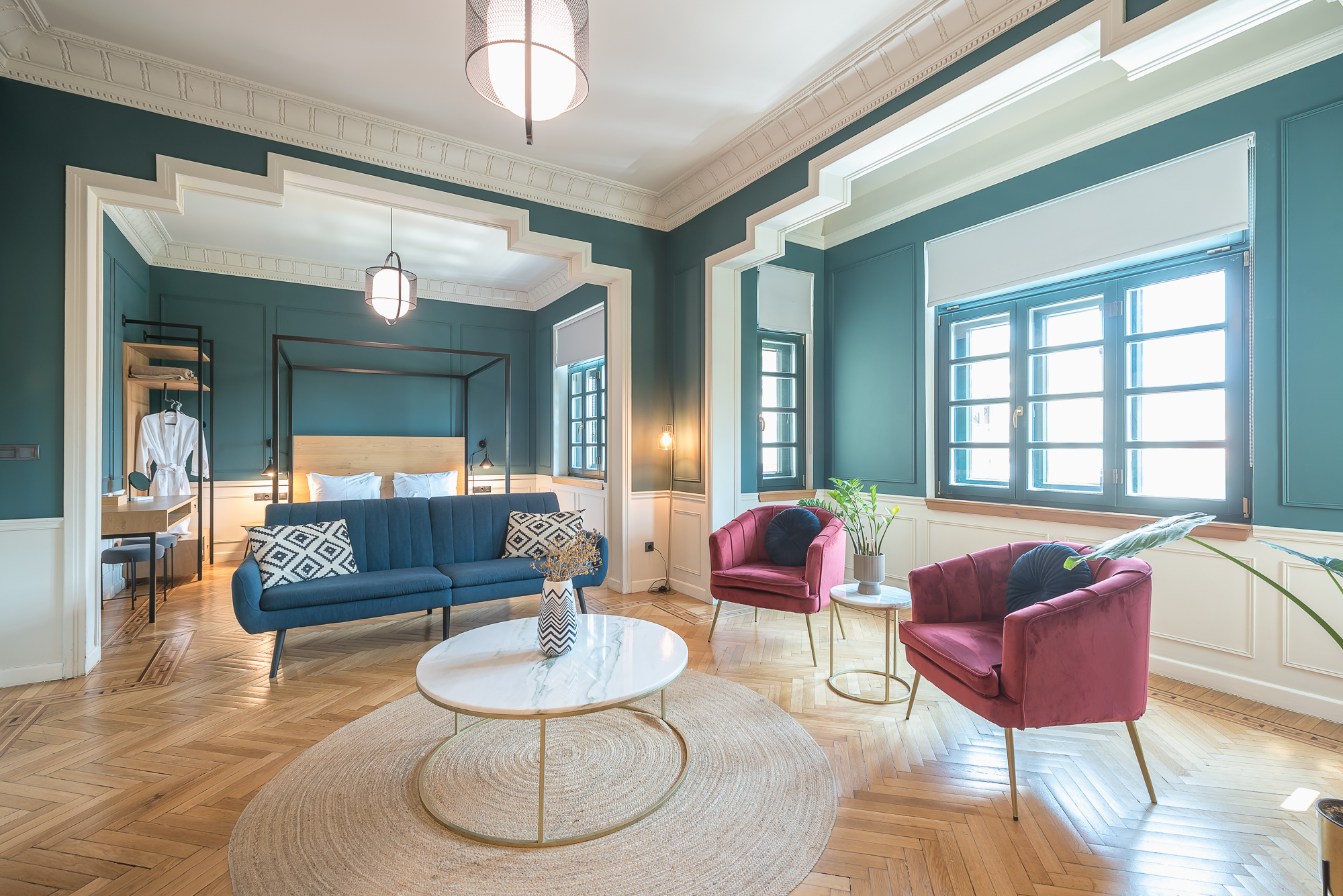 Moon & Stars: Αθηναϊκή φιλοξενία με νεοκλασσική αύρα