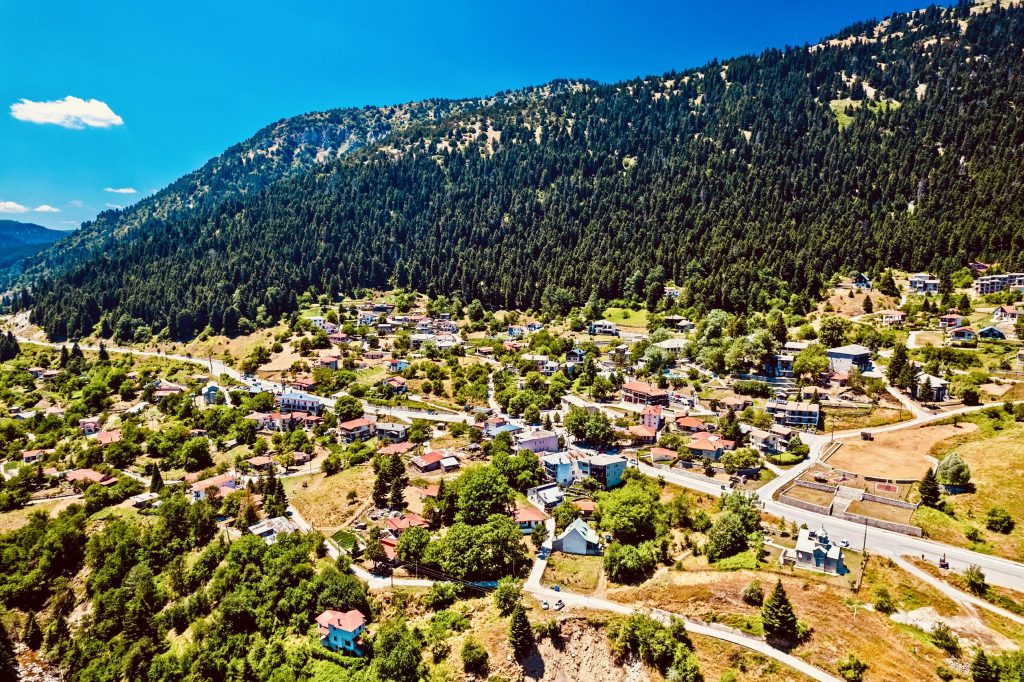 Περτούλι: Τα χιονισμένα μονοπάτια της Πίνδου