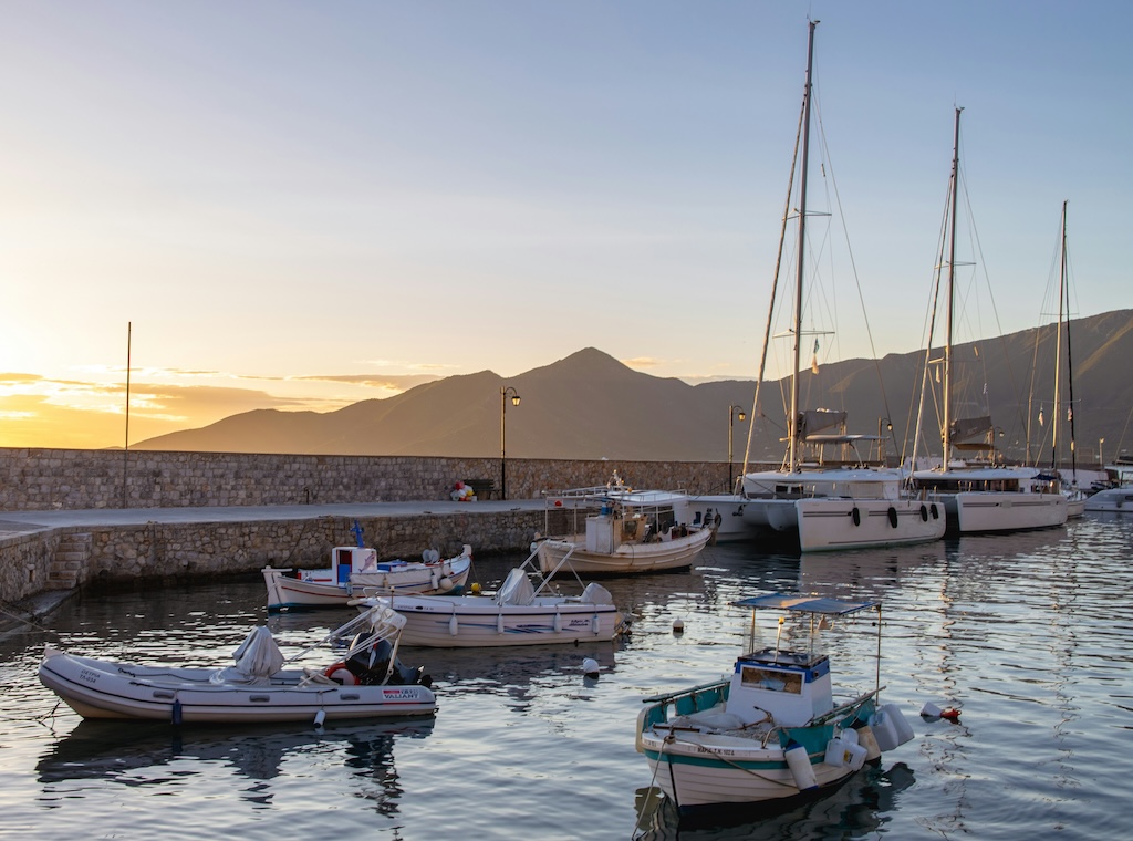 Πάσχα στο Λεωνίδιο: Ιστορία, φωτεινά αερόστατα και παραδόσεις